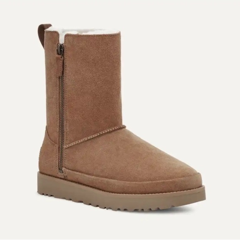 UGG Classic Zip Short Size 11 New without box